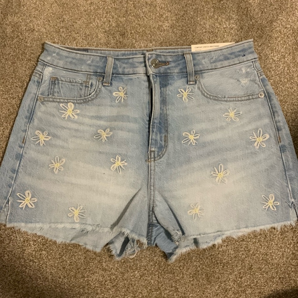 AMERICAN EAGLE Comfort Stretch Waistband Mom Short Size 4 NEW WITH TAGS